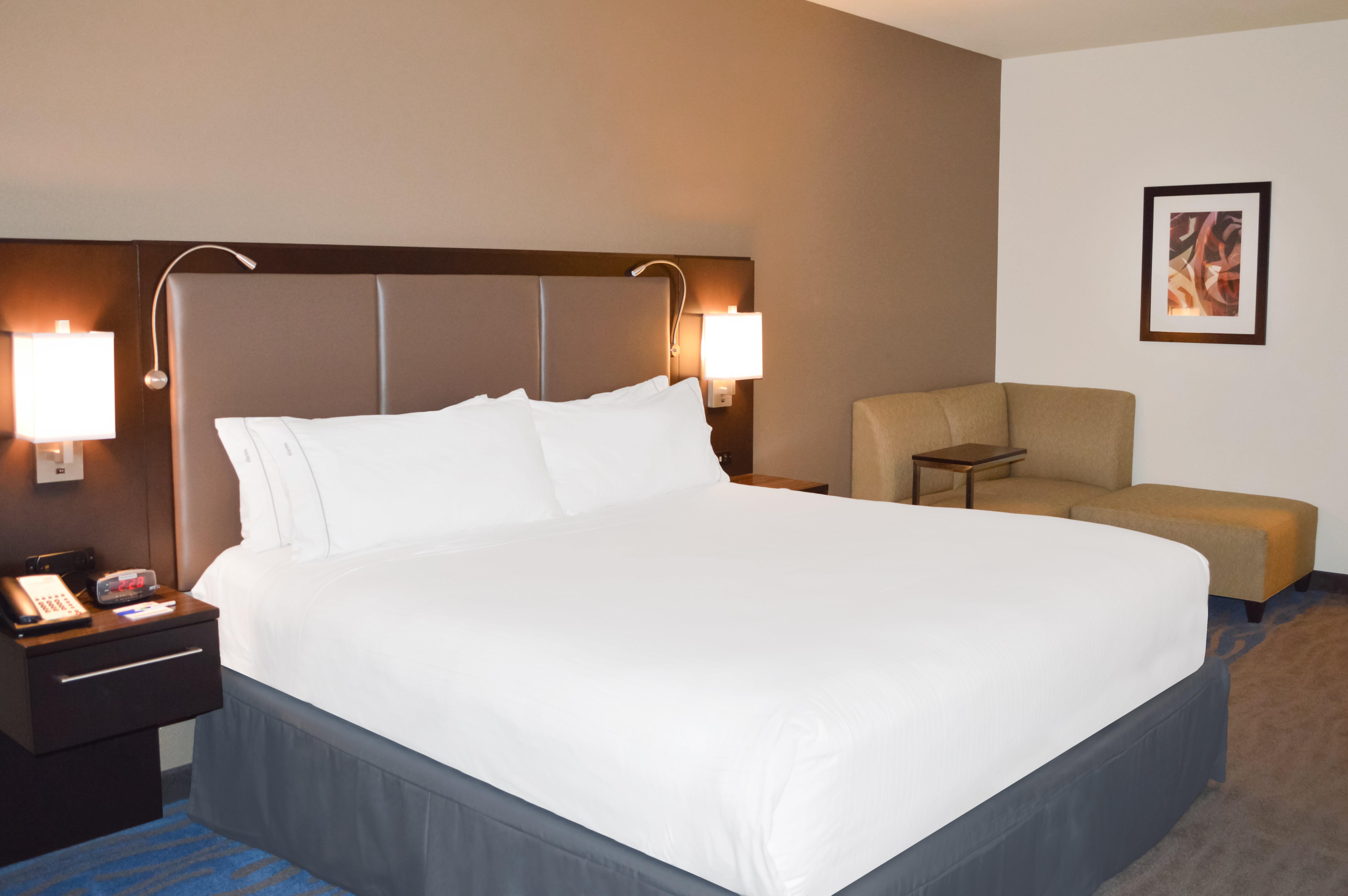 Holiday Inn Express & Suites Kailua-Kona By Ihg Exterior photo