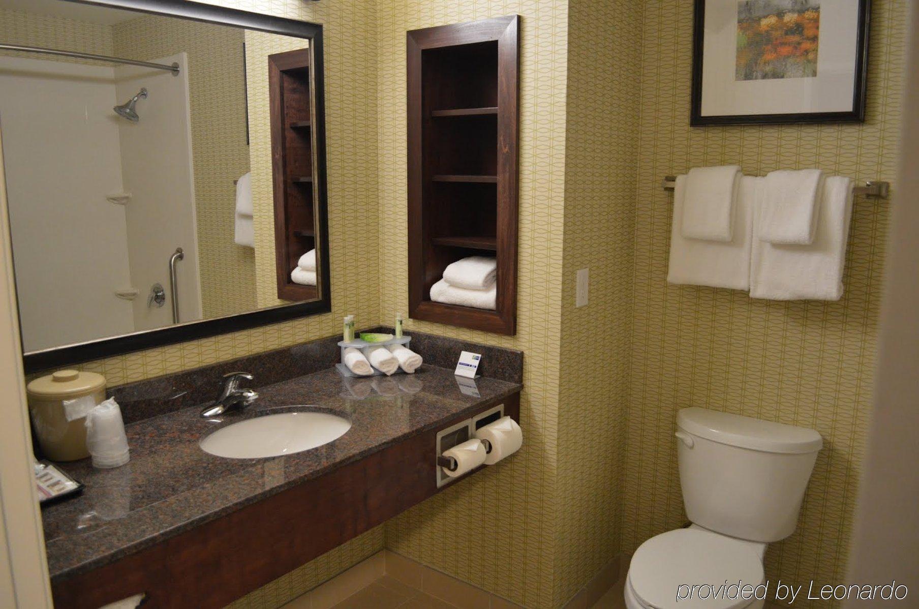 Holiday Inn Express & Suites Kailua-Kona By Ihg Exterior photo